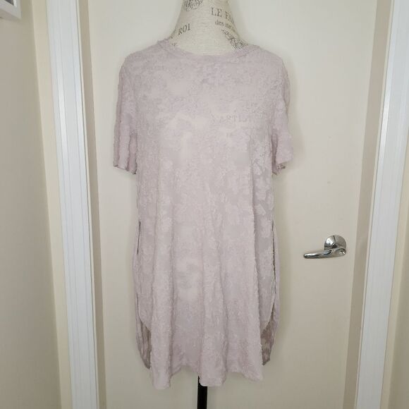 Aritzia floral lace tshirt top - Picture 1 of 12
